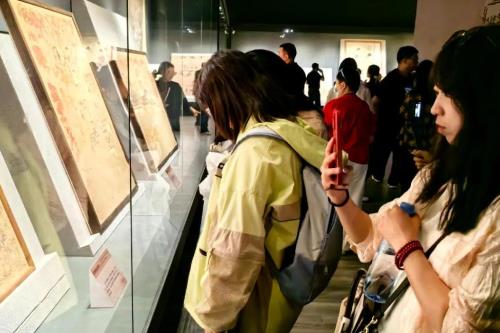 文化中国行|内蒙古博物院：讲述北疆交往交流交融故事