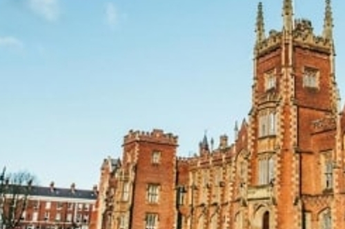 在备受尊重的QS可持续发展排名中，英国女王大学的可持续发展排名位列全球前4%